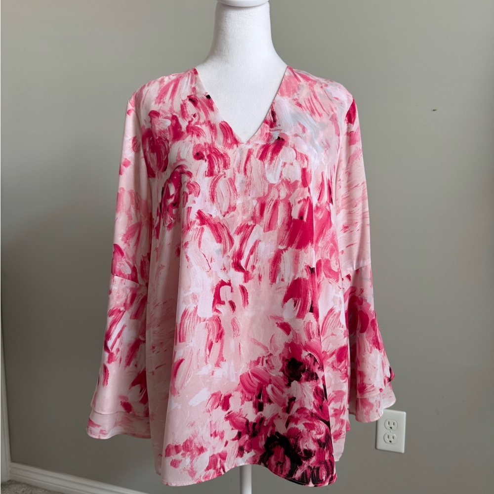 Alfani Pink and White Abstract Patterned Women's Blouse with Bell Sleeves